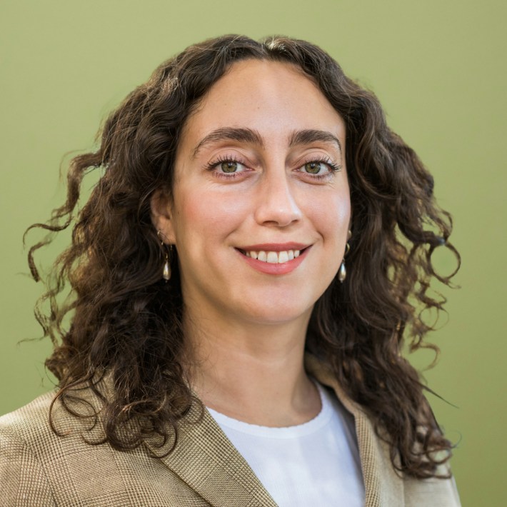 Portrait of Ellie Alter
